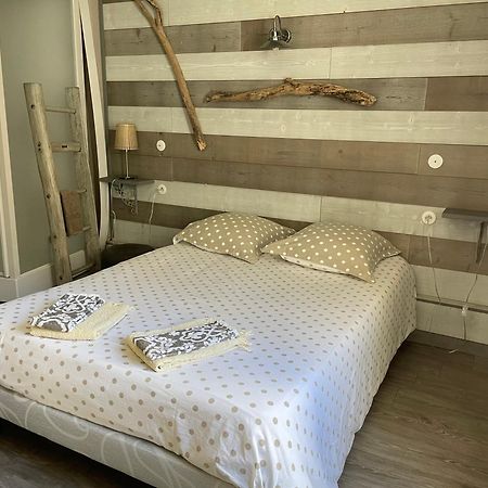 Les Remparts Apartment ลูซ-แซ็ง-โซเวอร์ ภายนอก รูปภาพ